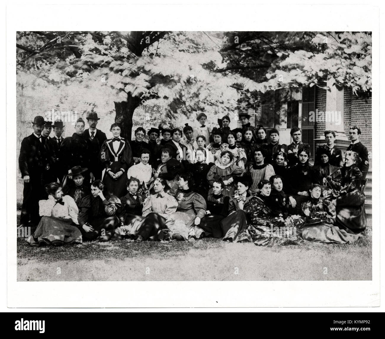 Fotografia di docenti e studenti della Cleveland School of Art L'immagine cattura l'ambiente accademico e artistico della scuola durante un periodo storico. Foto Stock