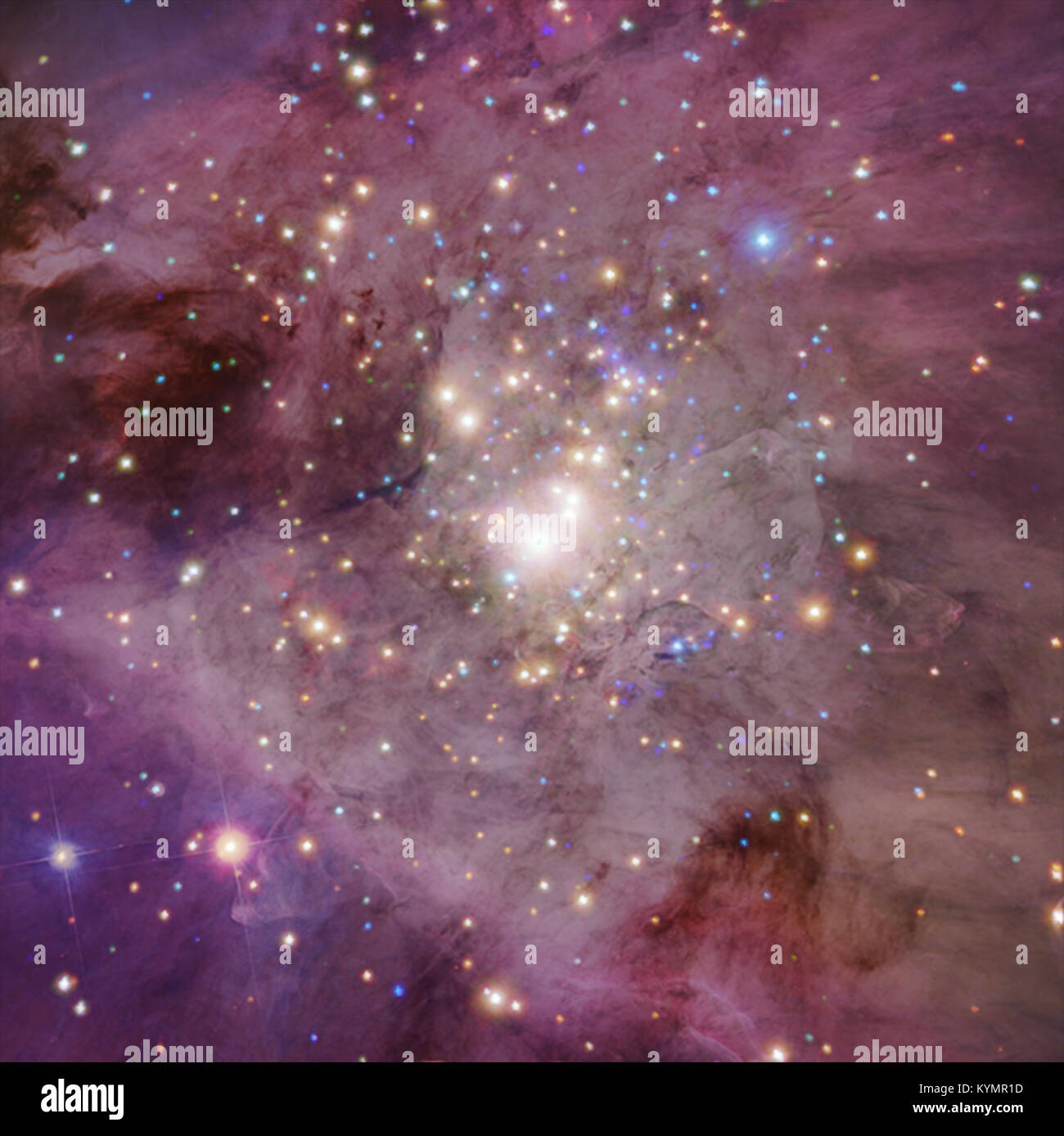Una vista dettagliata della Nebulosa di Orione, catturata attraverso Chandra, che mostra le nuvole di gas e le formazioni stellari del cosmo. #OrionNebula Foto Stock