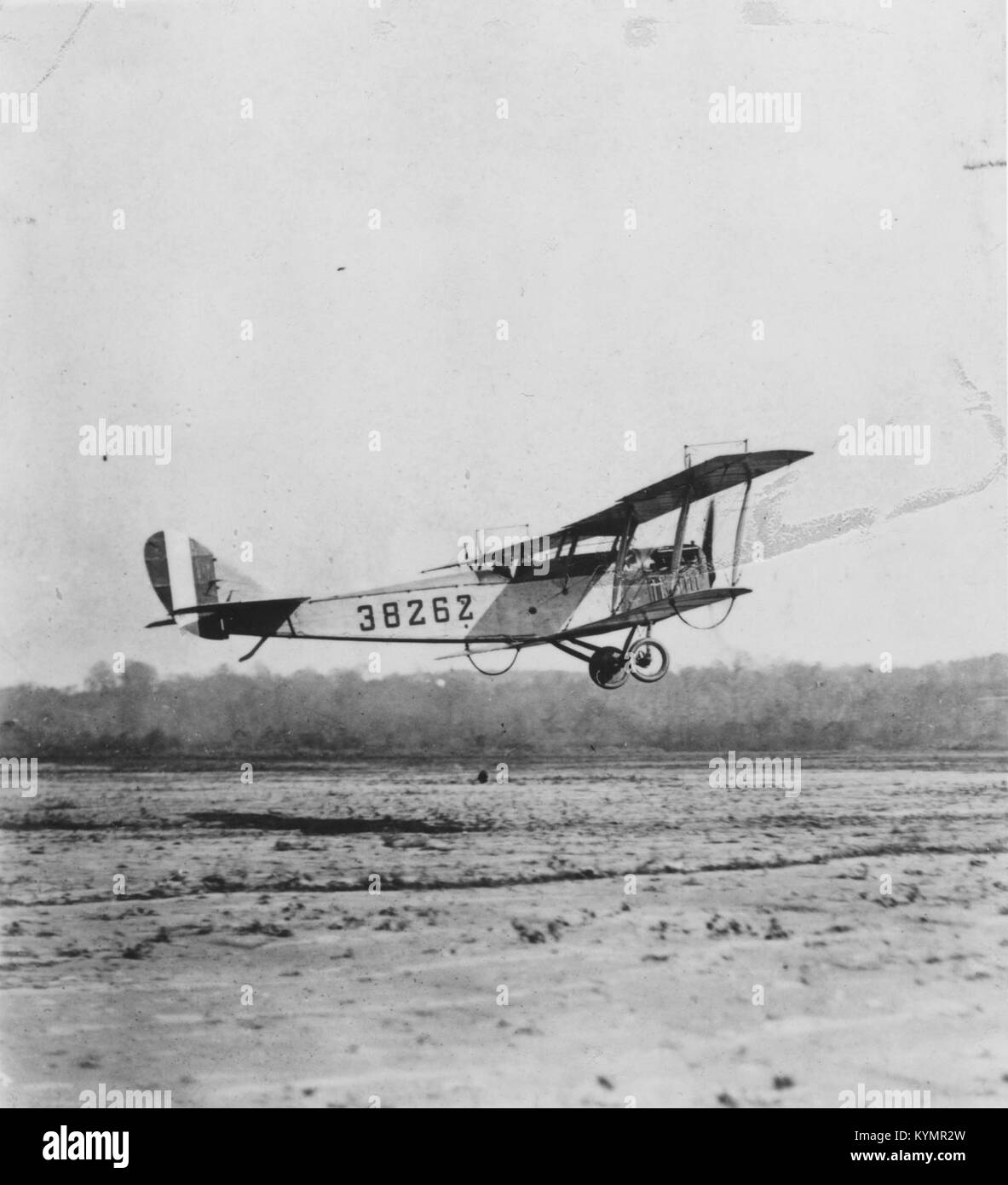 Piano di posta aerea in decollo 2535985355 o Foto Stock