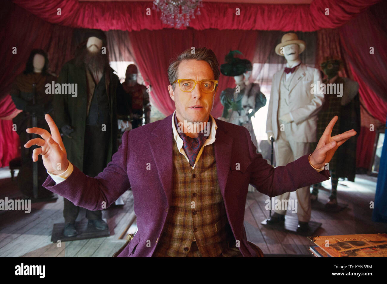 PADDINGTON 2, Hugh Grant, 2017. ph: Jay Maidment. ©Warner Bros/cortesia Everett Collection Foto Stock