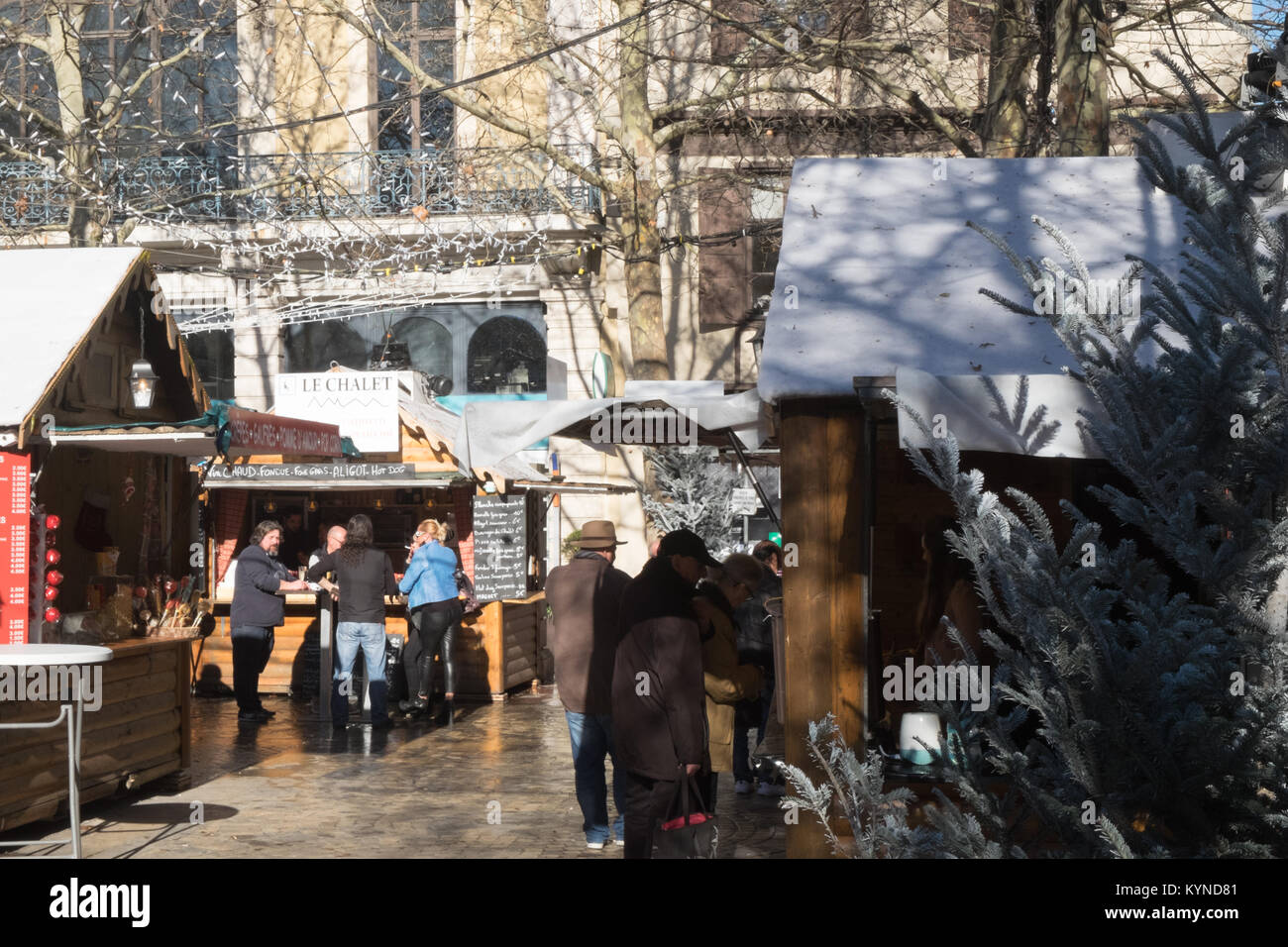 Tradizionale,natale,mercato,a,centro,d,street,scena,natale,decorazioni,centro,d,Carcassonne,Aude,dipartimento,Francia,l'Europa, Foto Stock