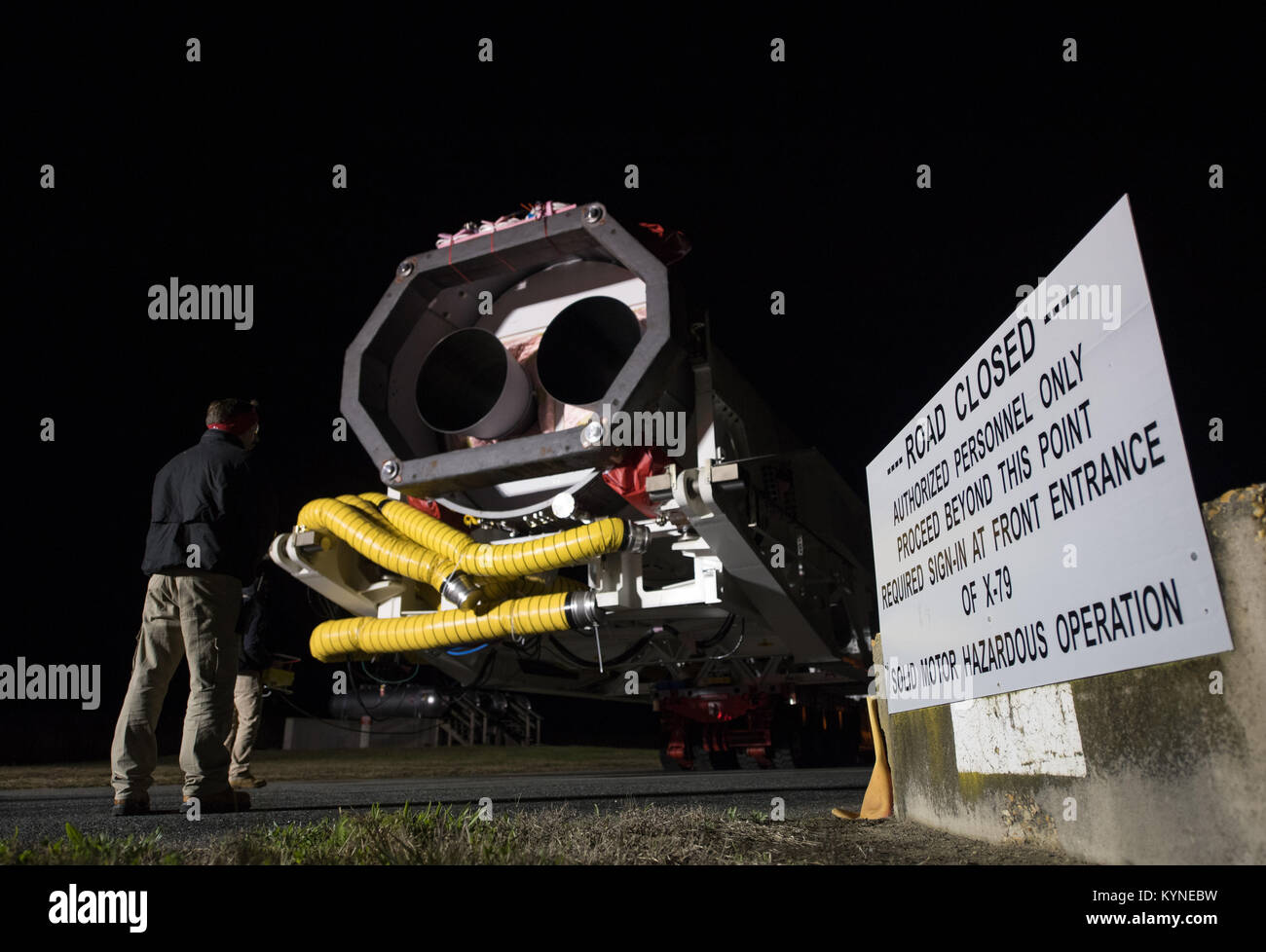 Il razzo Antares dell'ATK orbitale viene lanciato per lanciare il PAD-0A presso la Wallops Flight Facility della NASA per la sua ottava missione di rifornimento verso la stazione spaziale Internazionale, trasportando oltre 7.400 kg di carico. Foto Stock