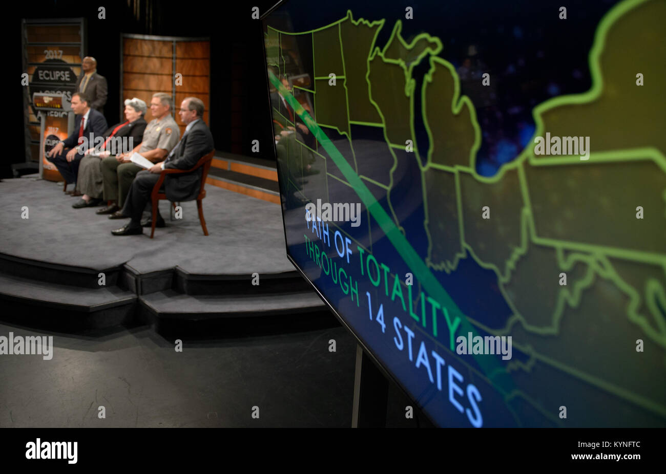 Eclisse Solare Totale briefing, Mercoledì, 21 giugno 2017 presso il Newseum di Washington. Per la prima volta in 99 anni, un eclisse solare totale si verificherà in tutta la colazione continentale degli Stati Uniti il 21 agosto. Da costa a costa, da Oregon a Carolina del Sud, 14 membri - in un arco di quasi due ore - l'esperienza di più di due minuti di buio nel bel mezzo della giornata. Photo credit: (NASA/Bill Ingalls) Foto Stock