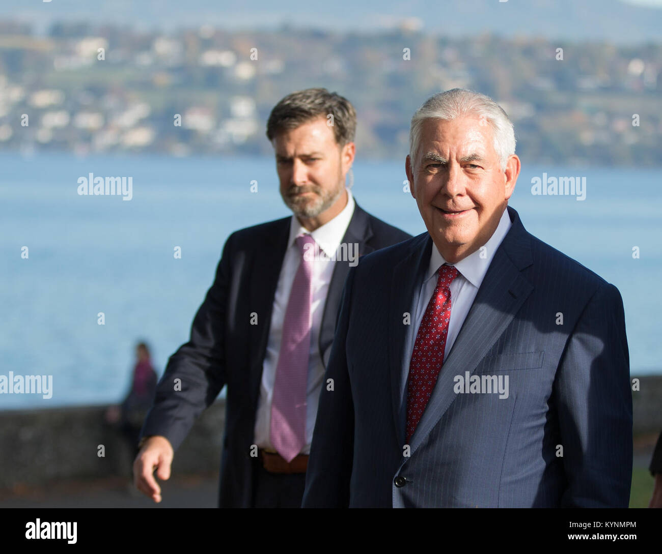 Il Segretario di Stato degli Stati Uniti Rex Tillerson visita la missione degli Stati Uniti presso le Nazioni Unite a Ginevra, in Svizzera, il 26 ottobre 2017, per incontrare il personale e le loro famiglie durante una missione diplomatica. Foto Stock