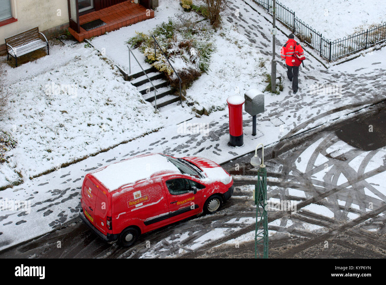 Glasgow, Scotland, Regno Unito. 16 gennaio, 2018. Regno Unito Meteo:Storm Fionn durante la notte la neve come la tempesta polare hits Glasgow. Credito: gerard ferry/Alamy Live News Foto Stock