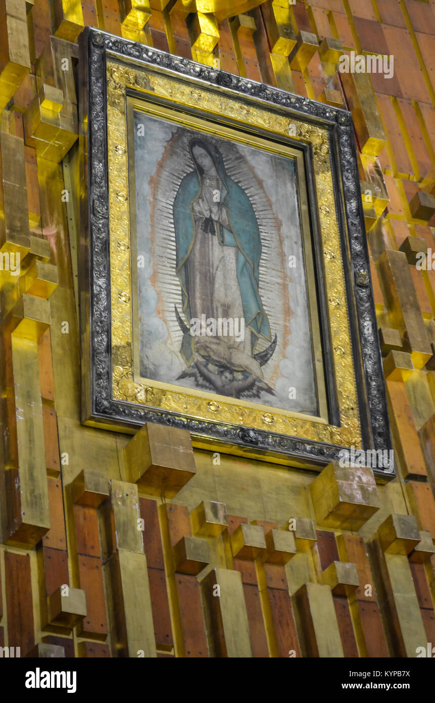 Città del Messico - Giugno 19, 2013: misteriosa e miracolosa immagine di Nostra Signora di Guadalupe, stampato in Tilma, nel mantello di Juan Diego. Immagine ex Foto Stock