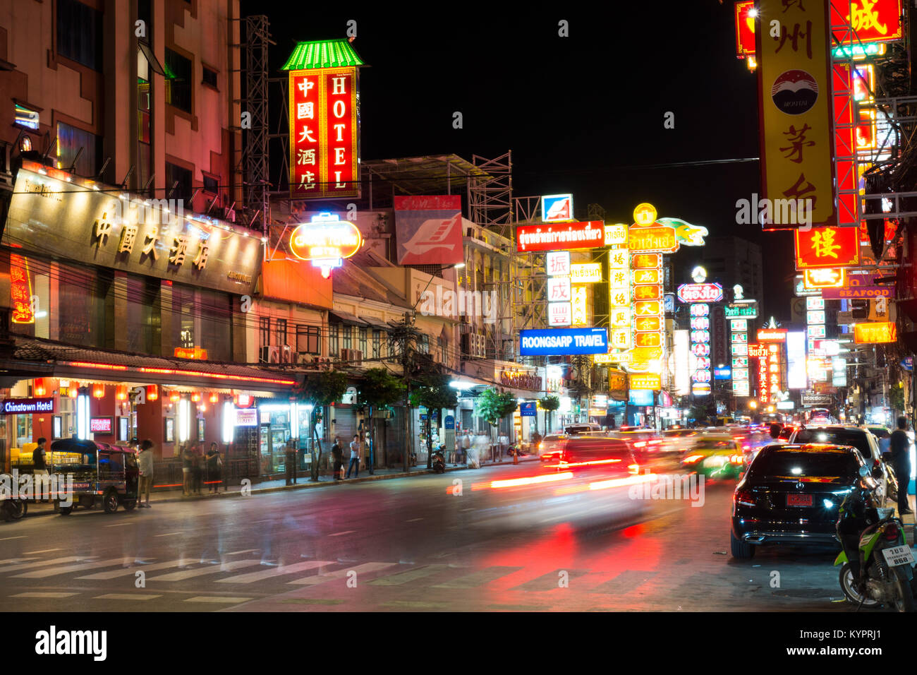 Quartiere Chinatown di notte a Bangkok in Tailandia Foto Stock