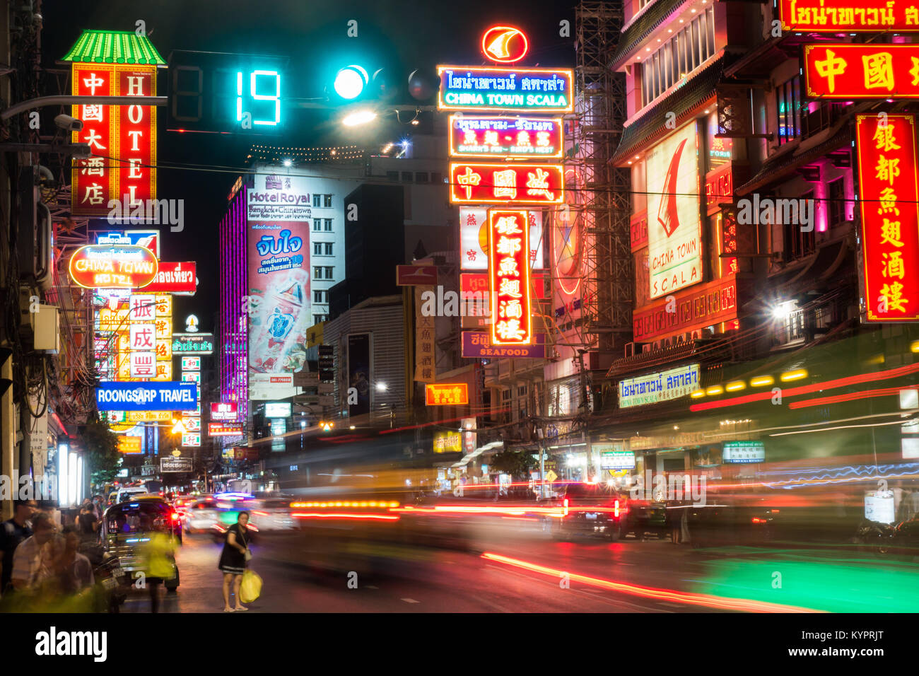 Quartiere Chinatown di notte a Bangkok in Tailandia Foto Stock