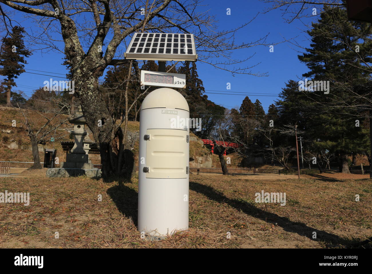 Un pubblico un contatore di radiazioni in un parco locale, Soma, Fukushima Jan 2018 Foto Stock