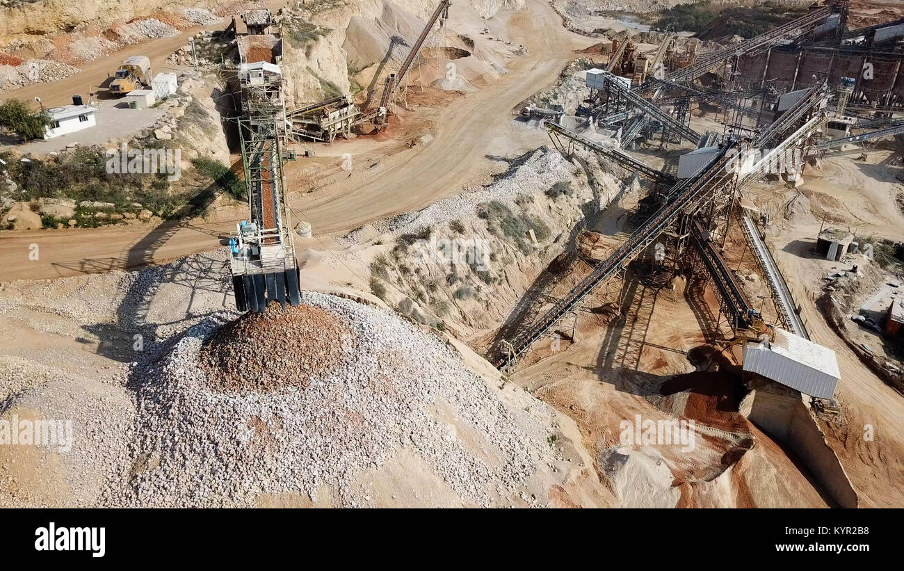Cava grande durante le ore di lavoro - immagine aerea Foto Stock