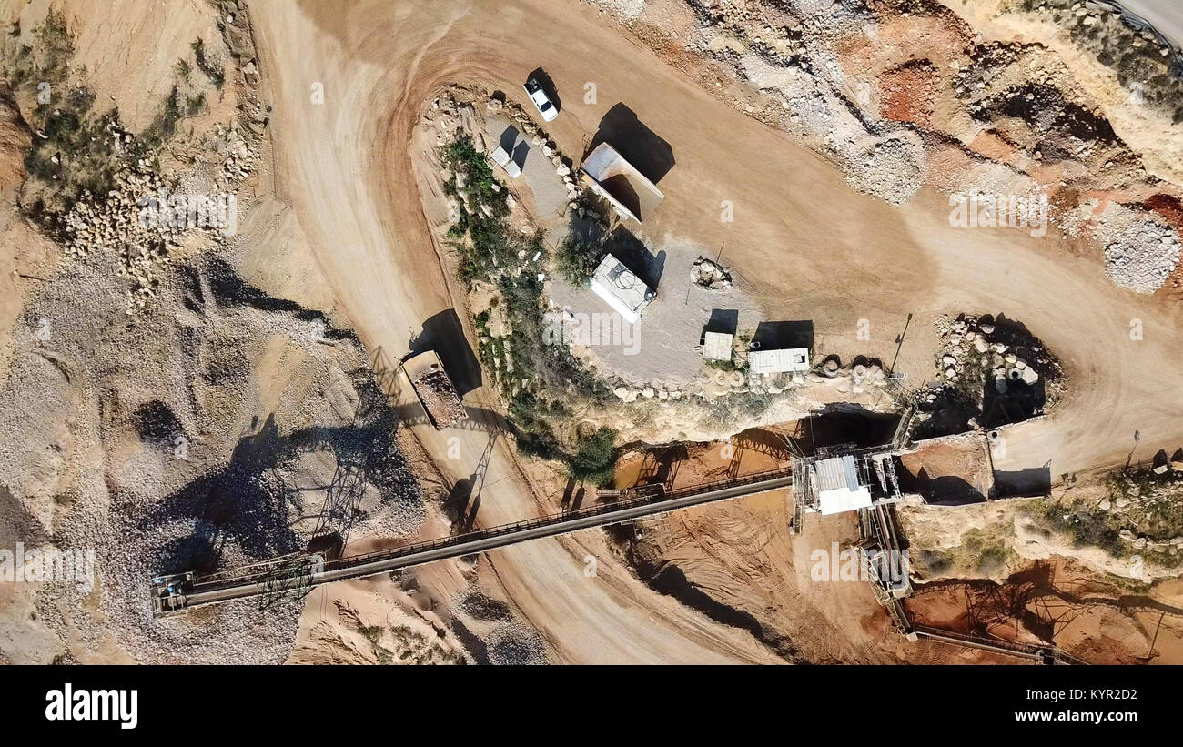 Cava grande durante le ore di lavoro - immagine aerea Foto Stock