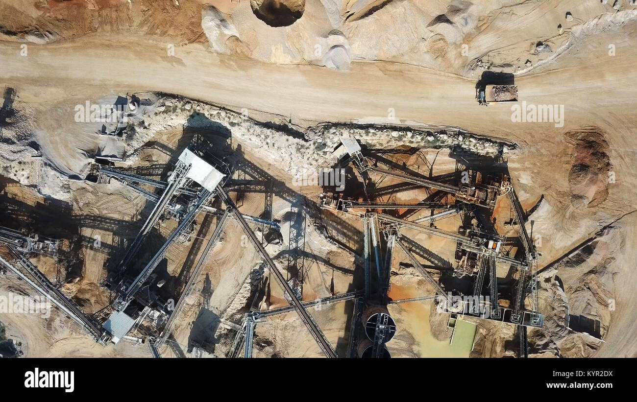 Cava grande durante le ore di lavoro - immagine aerea Foto Stock