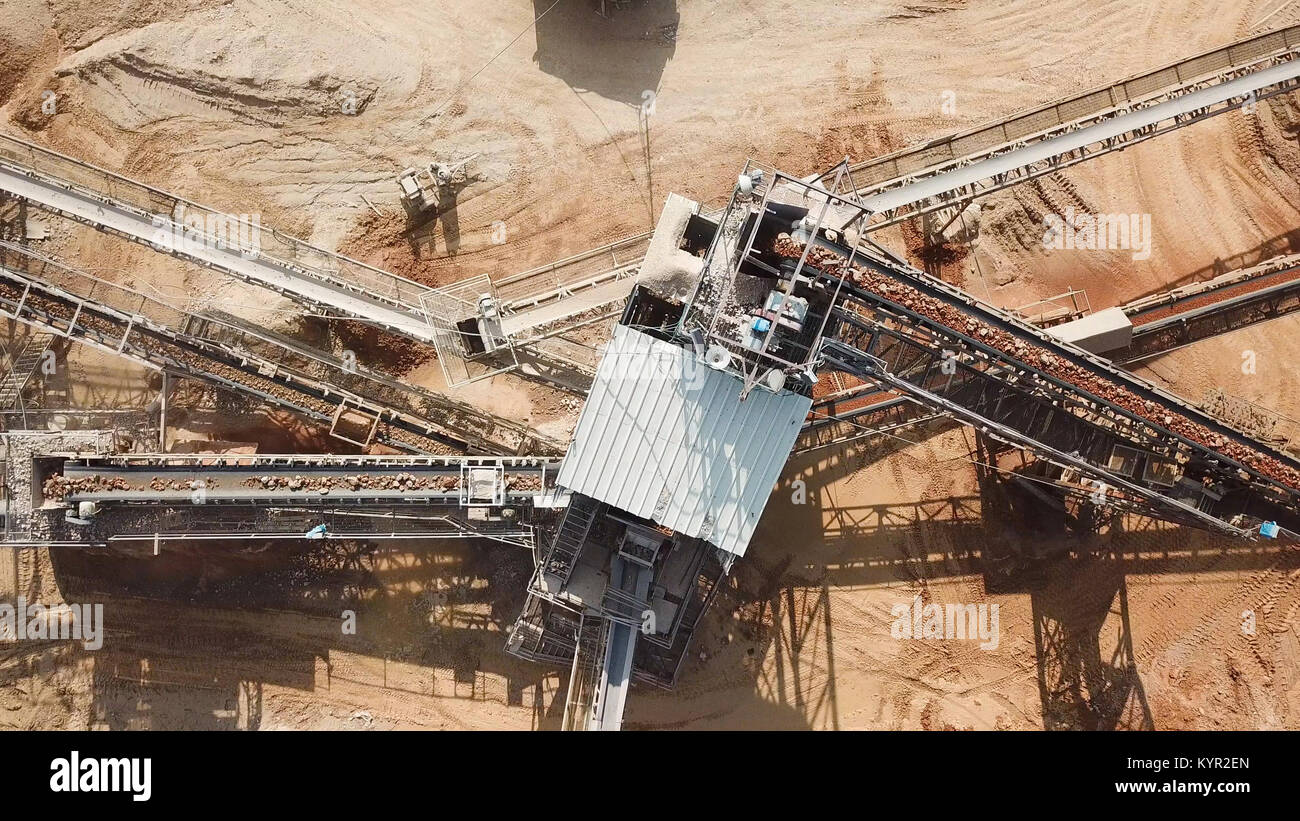 Cava grande durante le ore di lavoro - immagine aerea Foto Stock