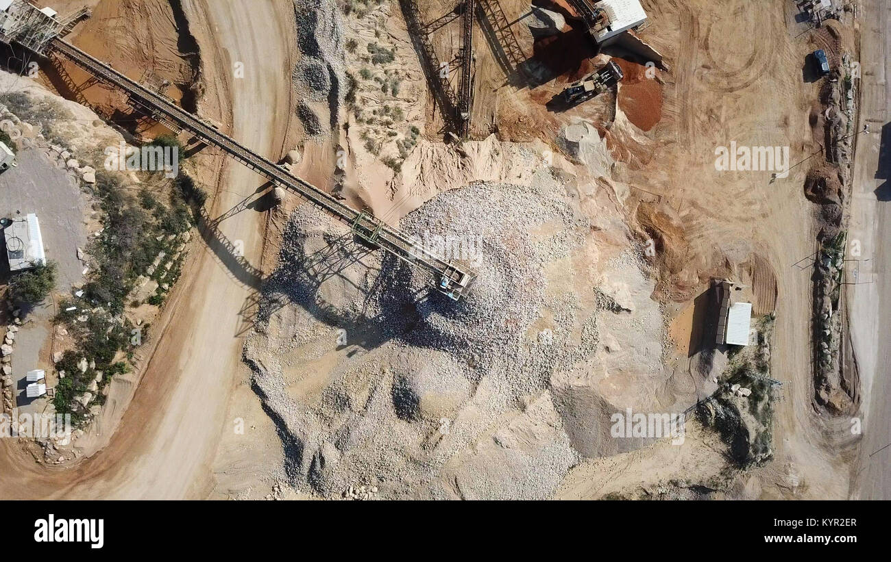Cava grande durante le ore di lavoro - immagine aerea Foto Stock