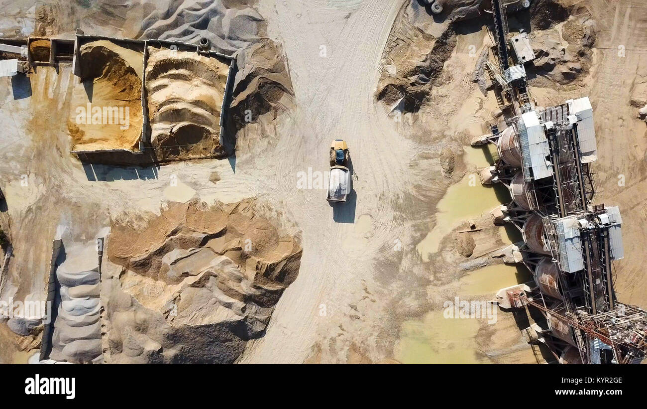 Cava grande durante le ore di lavoro - immagine aerea Foto Stock
