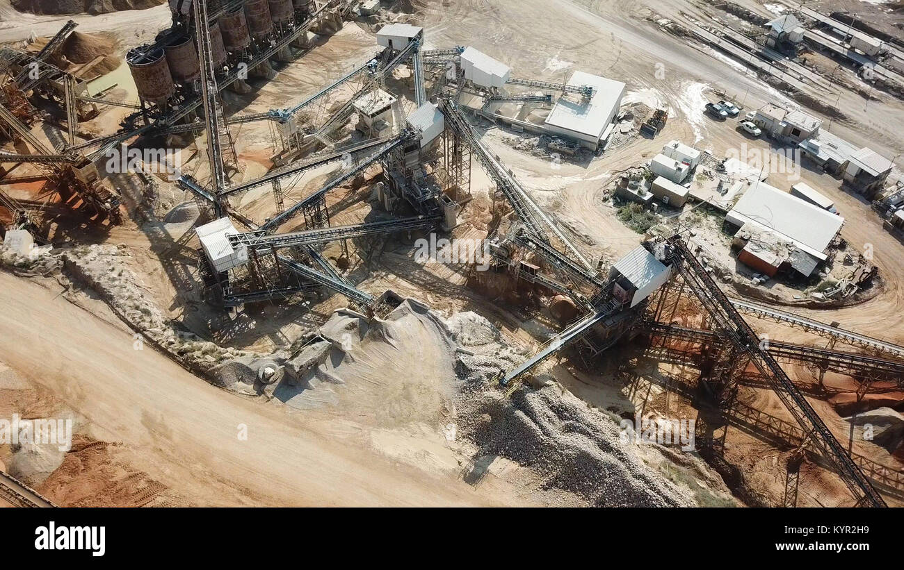Cava grande durante le ore di lavoro - immagine aerea Foto Stock