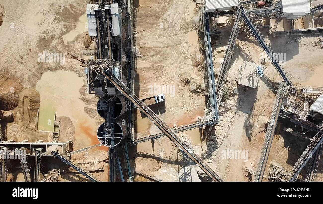 Cava grande durante le ore di lavoro - immagine aerea Foto Stock