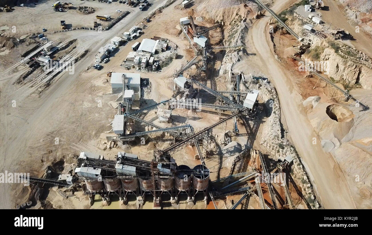 Cava grande durante le ore di lavoro - immagine aerea Foto Stock