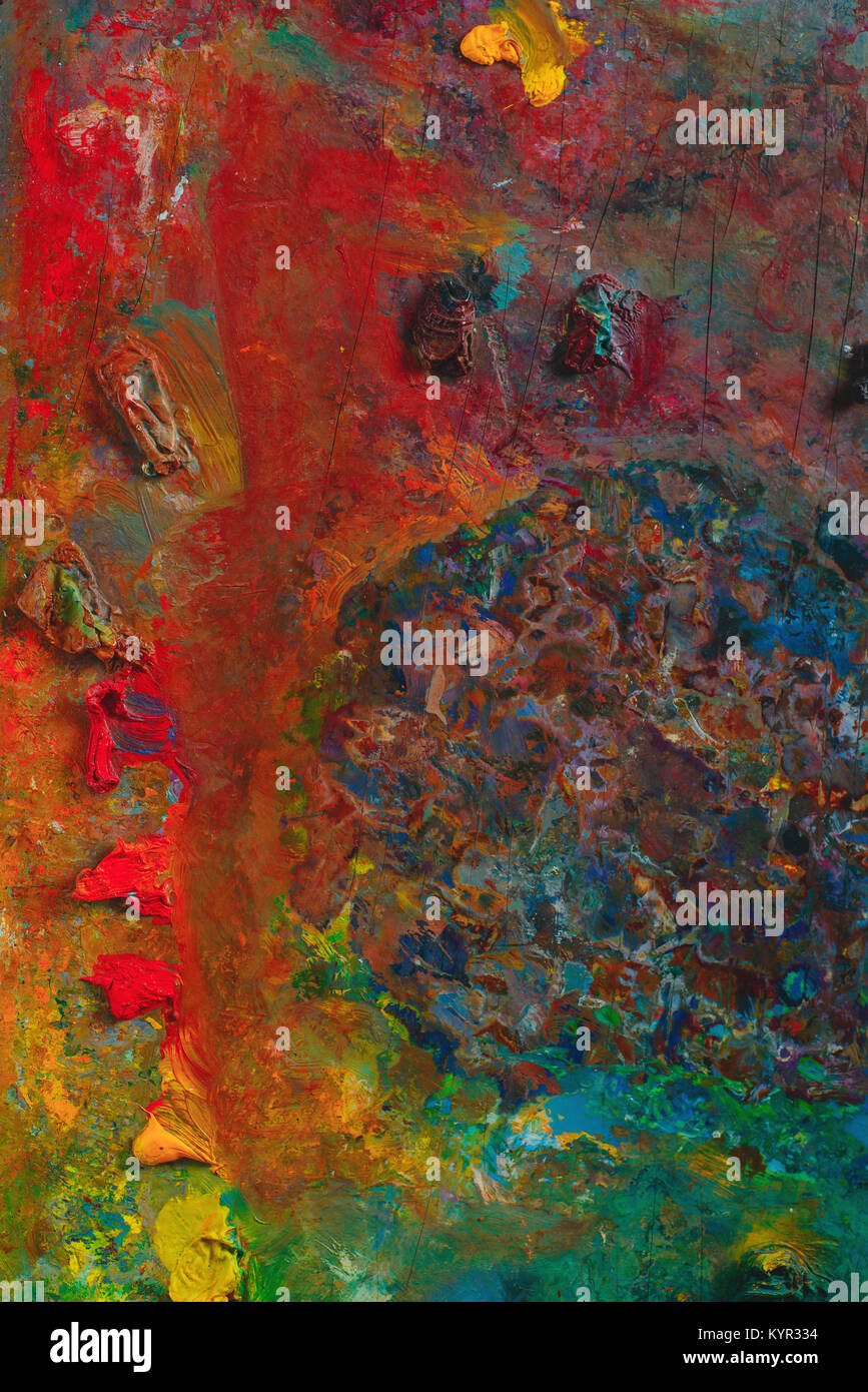 Pittura a olio tavolozza texture da sopra. Occupazione creativa del concetto. Lay piatto con copia spazio. Foto Stock