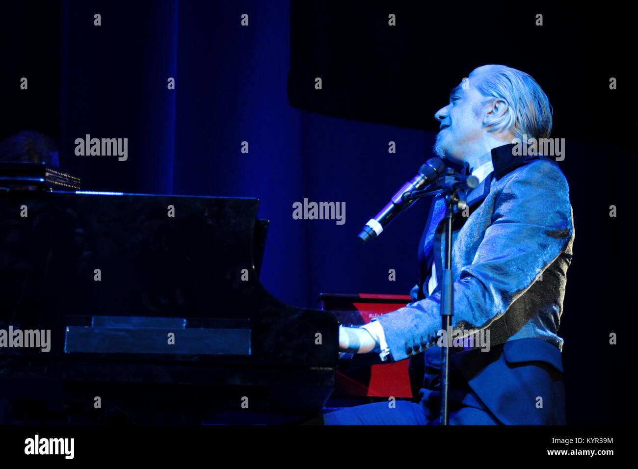 Morgan Premio tratto la di canta dall'Antologia River Andrè al Spoon musica' De Tenco 'Complice VGjLqzpMSU