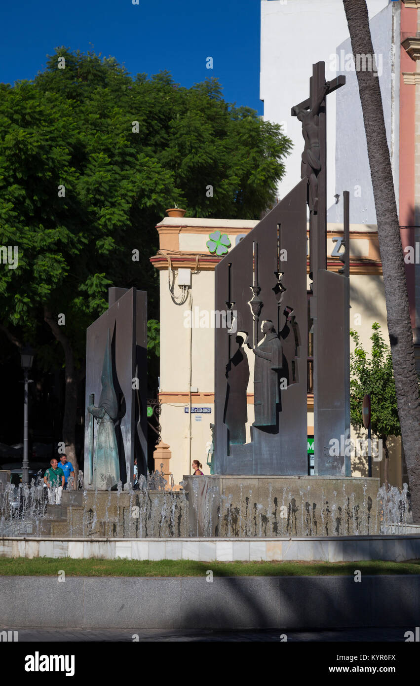 Monumento alla Settimana Santa (noto localmente come l'intaglio), su Calle Sevilla, opera dello scultore Sebastián Santos Calero, Jerez, Spagna Foto Stock