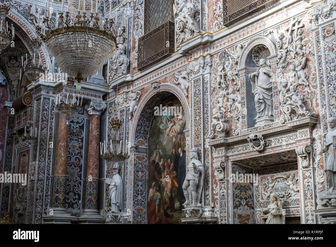 Palermo Sicilia Dic 17 Interno Della Chiesa Della Pieta Santa Maria Della Visitazione Chiesa Dell Immacolata Concezione Mercato Capo Con Decorazioni Foto Stock Alamy