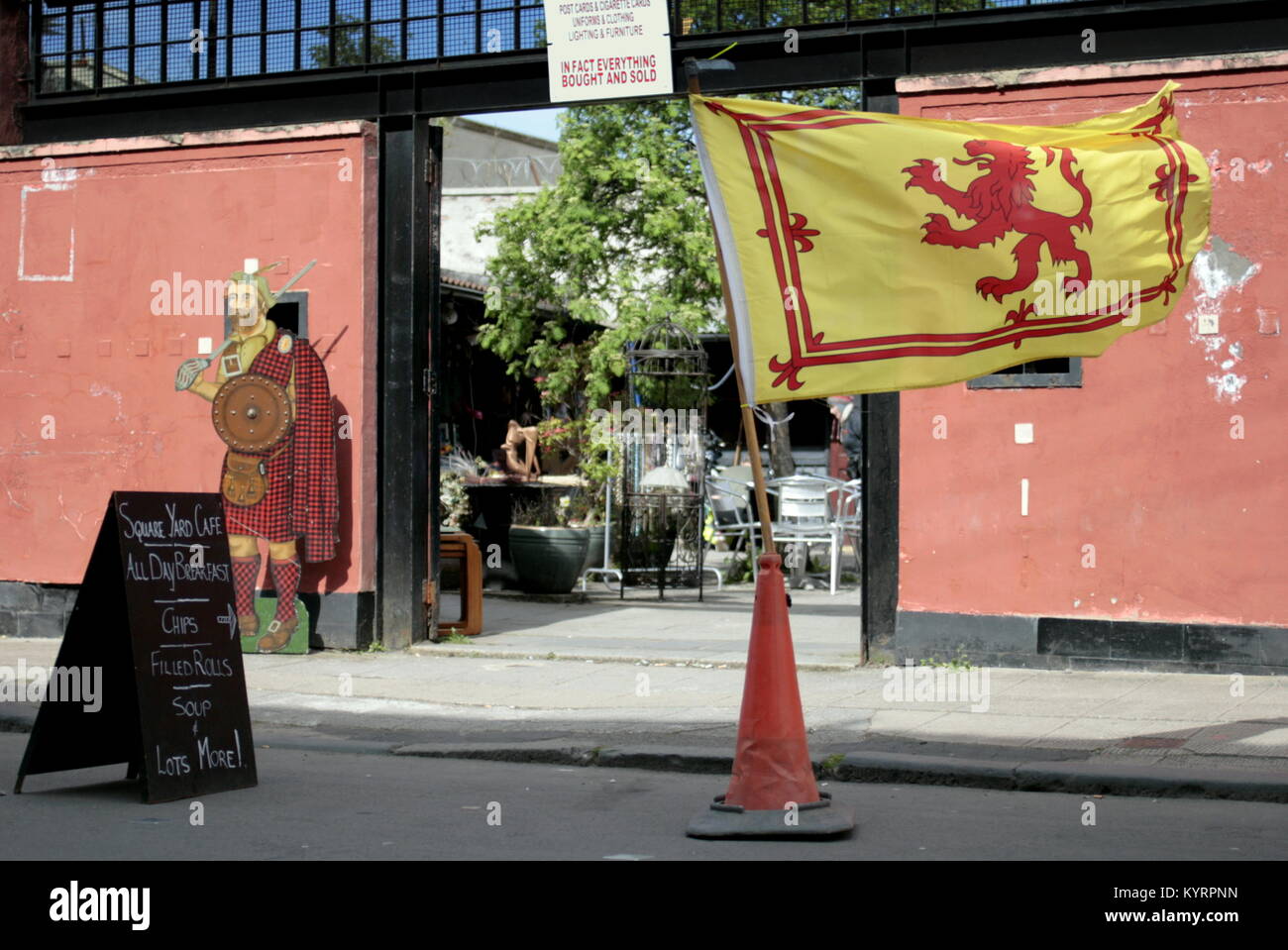 Barras mercato il recinto quadrato bric a brac junk vendono antiquariato famoso Glasgow destinazione turistica istituzione della cultura popolare Foto Stock