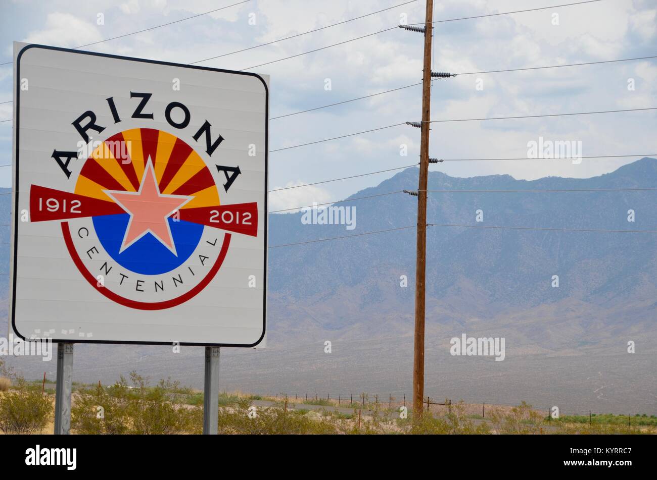 Stato segno per arizona su nevada Confine di Stato USA sulla Interstate 15 Foto Stock