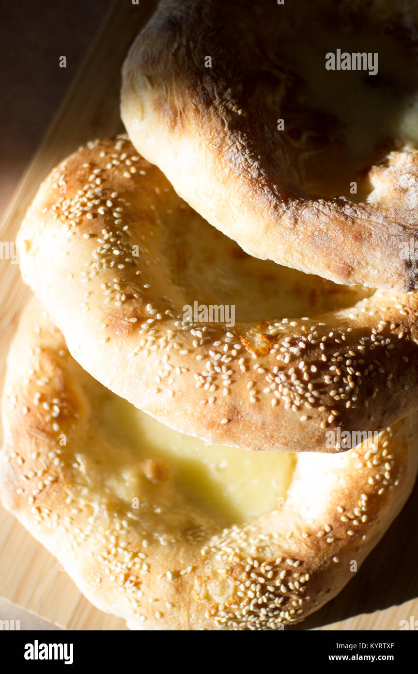 Focaccine fatte in casa con formaggio Foto Stock