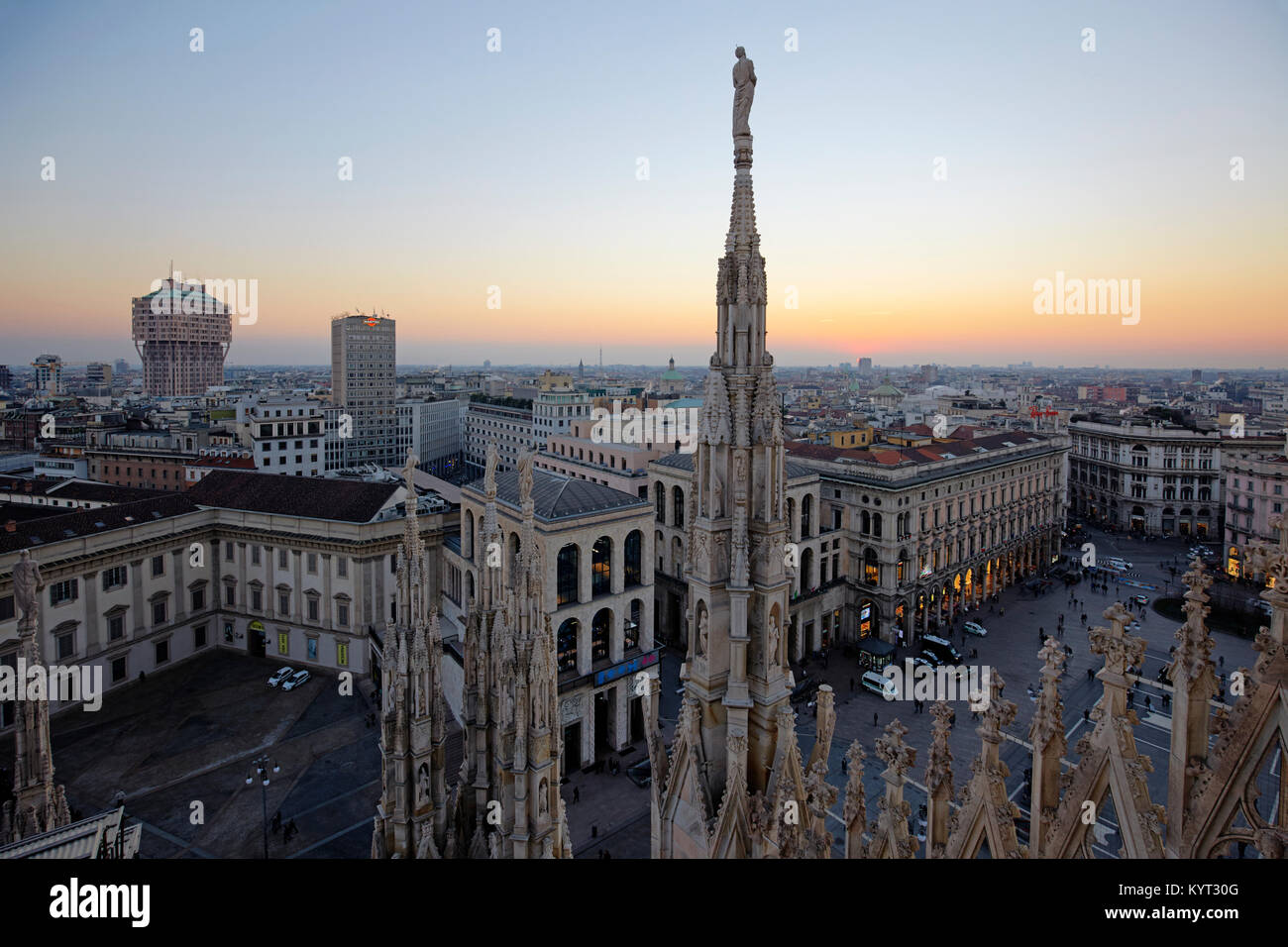 Paesaggio di Milano dalla cima del Duomo di Milano, Italia Foto Stock