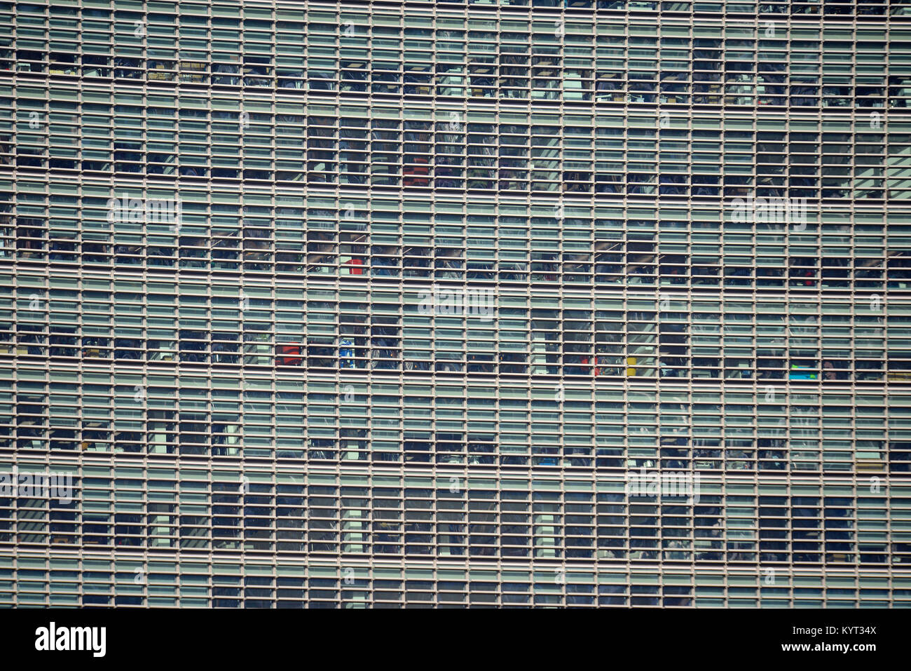 20 Fenchurch Street, Walkie Talkie grattacielo commerciale nel quartiere finanziario della città di Londra. Dettaglio architettonico di livello superiore. Linee di vetratura dei finestrini Foto Stock