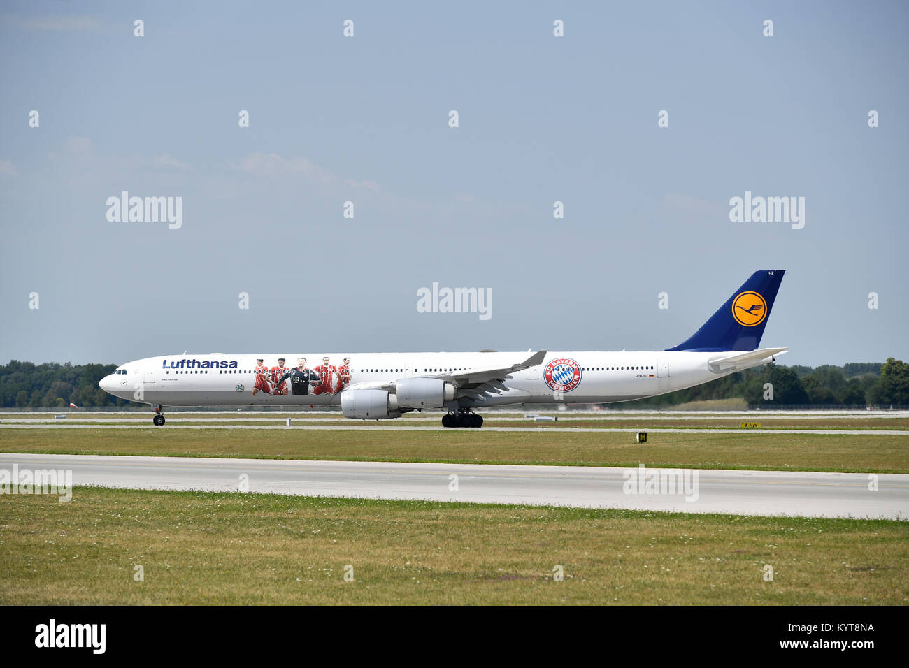Lufthansa, Airbus A340-600, edizione speciale calciatore FCB, FC Bayern, Aeroporto di Monaco di Baviera, Foto Stock