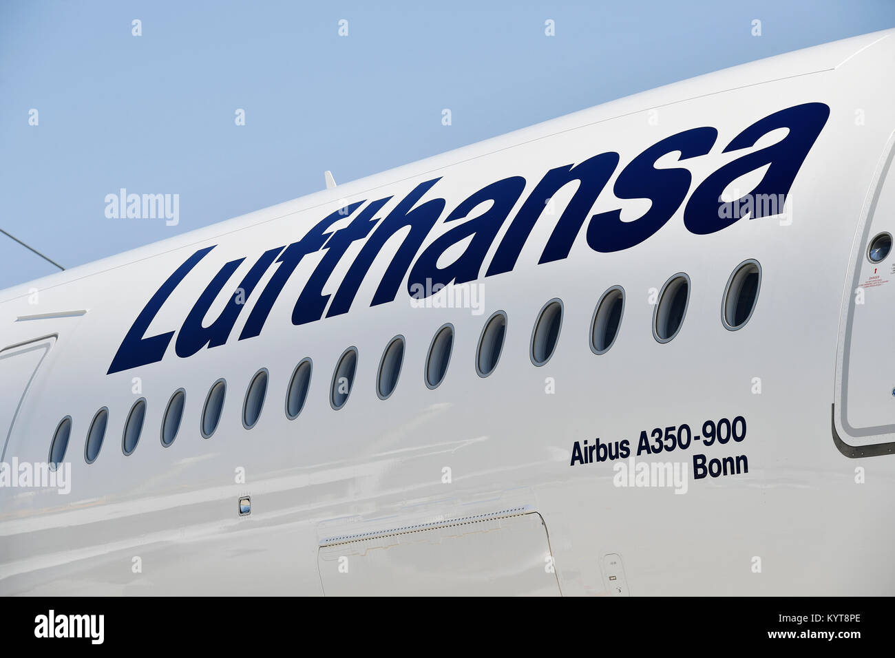 Dettagli, registrazione, Lettera, lettere, numeri, numeri d-AIXD, Bonn, bandiera, segno, Lufthansa Airbus A350-900, Aeroporto di Monaco di Baviera, Foto Stock