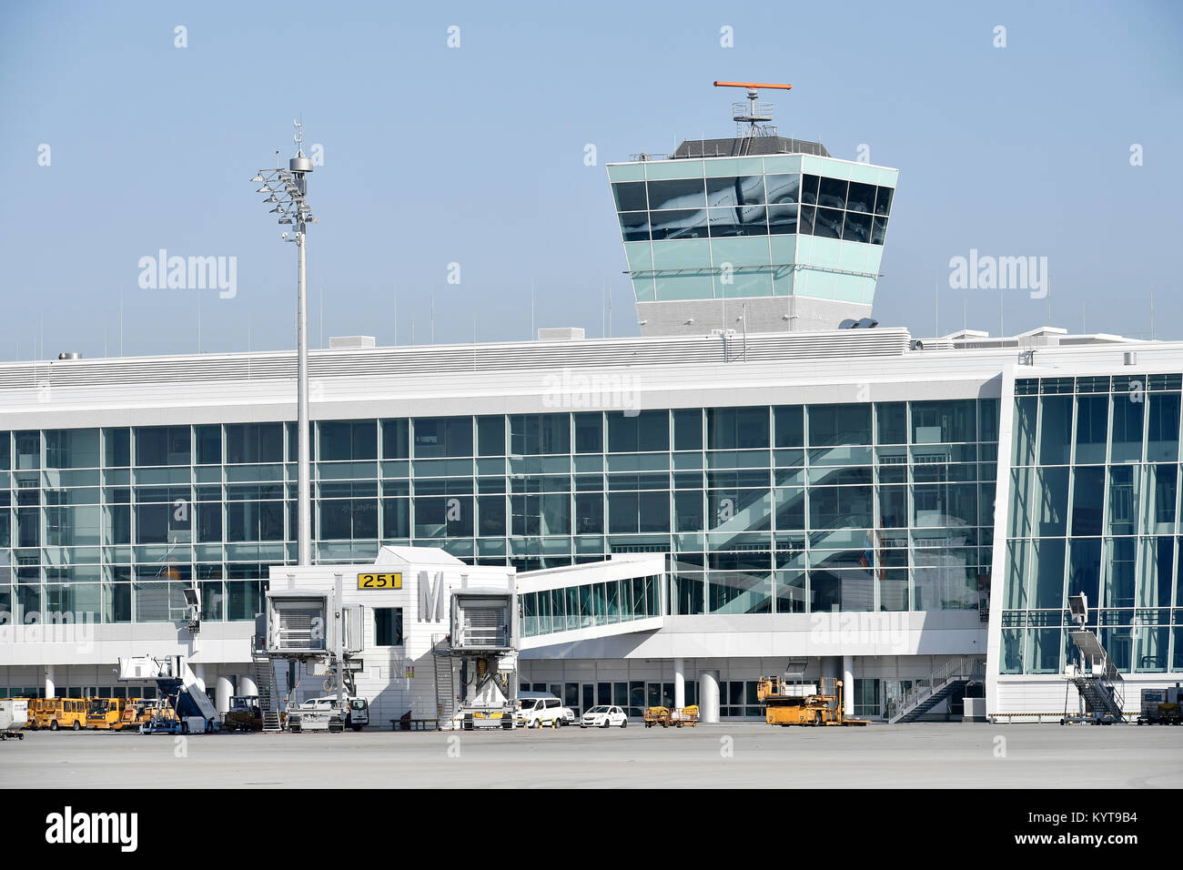 Line up, lineup, varie compagnie aeree, posizione di parcheggio, gioco, satellite, il Terminal 2, MAC, aeromobili, aereo, piano, compagnie aeree, Aeroporto di Monaco di Baviera, Foto Stock