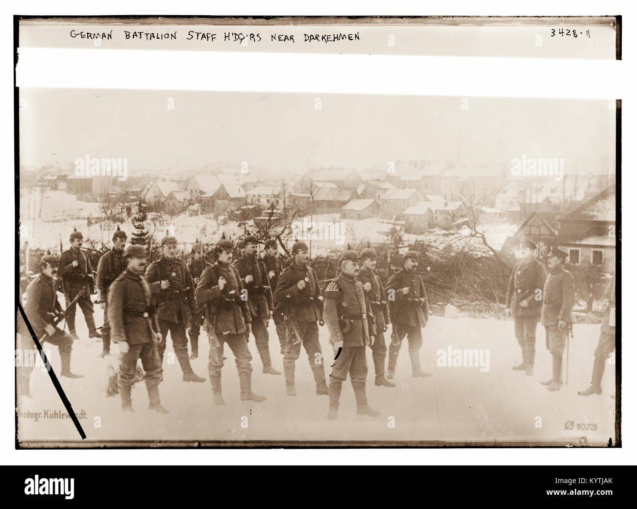 La Prima guerra mondiale. La prima guerra mondiale (WWI o WW1), noto anche come la prima guerra mondiale la Grande Guerra o la guerra per porre fine a tutte le guerre, è stata una guerra globale originario in Europa che è durata dal 28 luglio 1914 al 11 novembre 1918. Più di 70 milioni di personale militare, compresi 60 milioni di europei sono stati mobilitati in uno dei più grandi guerre della storia.oltre nove milioni di combattenti e sette milioni di civili sono morti a causa della guerra (comprese le vittime di un certo numero di g ocides), un tasso di incidenti aggravato dai belligeranti' tecnologica e industriale di raffinatezza. Foto Stock