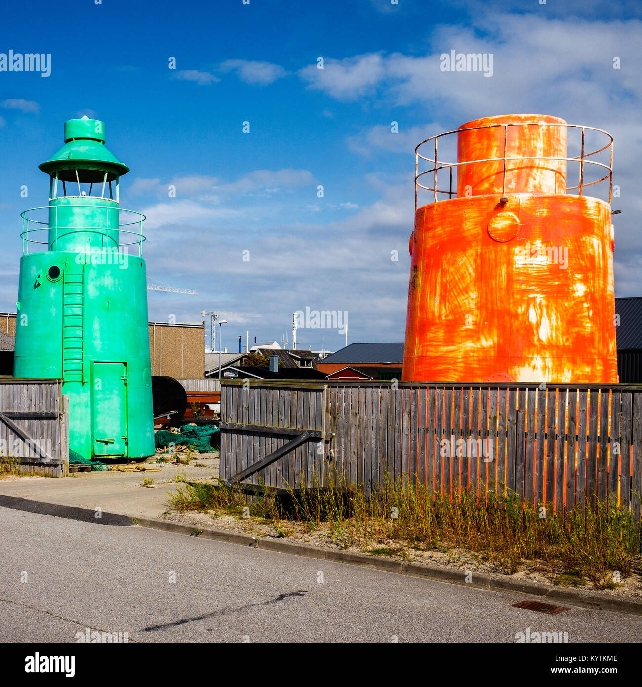disused Navigation buoys, dockside in Vlissingen Denmark, Danish fishing village, Foto Stock