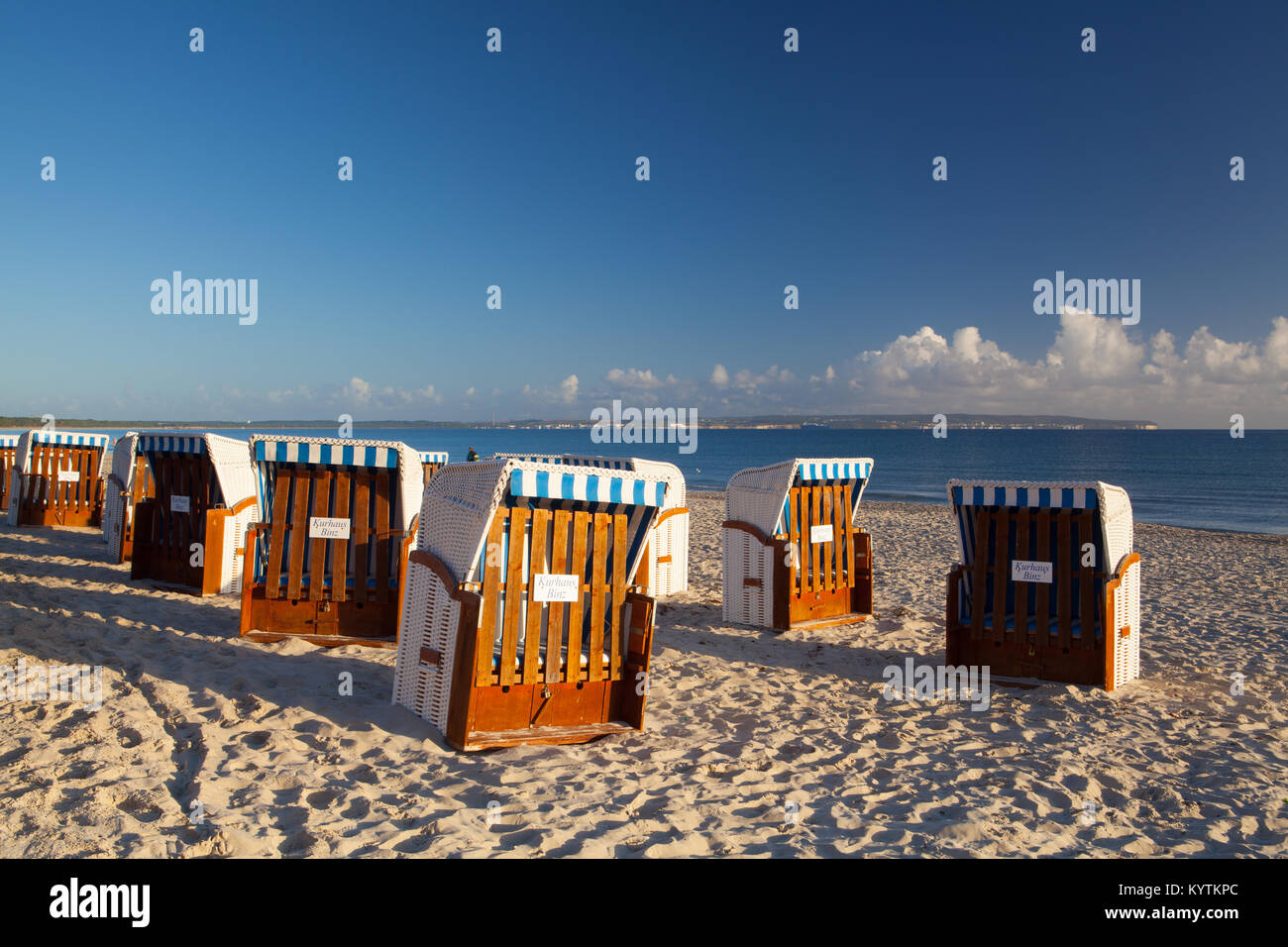 Isola di Ruegen,Germania: Settembre 26 ,2015: mattina sulla Spiaggia di Binz, Ruegen Isola, Germania. Binz è la più grande stazione balneare sul tedesco isla Foto Stock