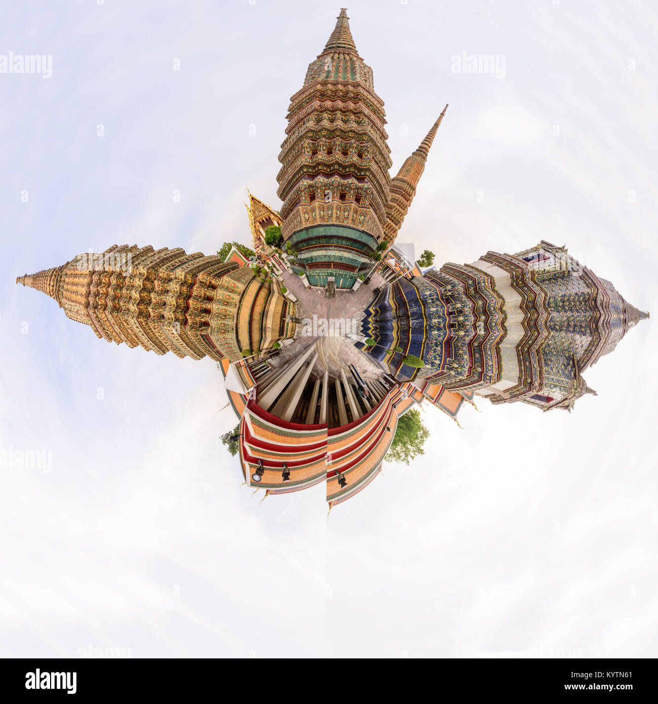 360 panorama di Wat Phra Chettuphon Wimon Mangkhalaram Ratchaworamahawihan (Wat Pho) / Circle panorama di Wat Pho landmark pubblico di Bangkok Foto Stock