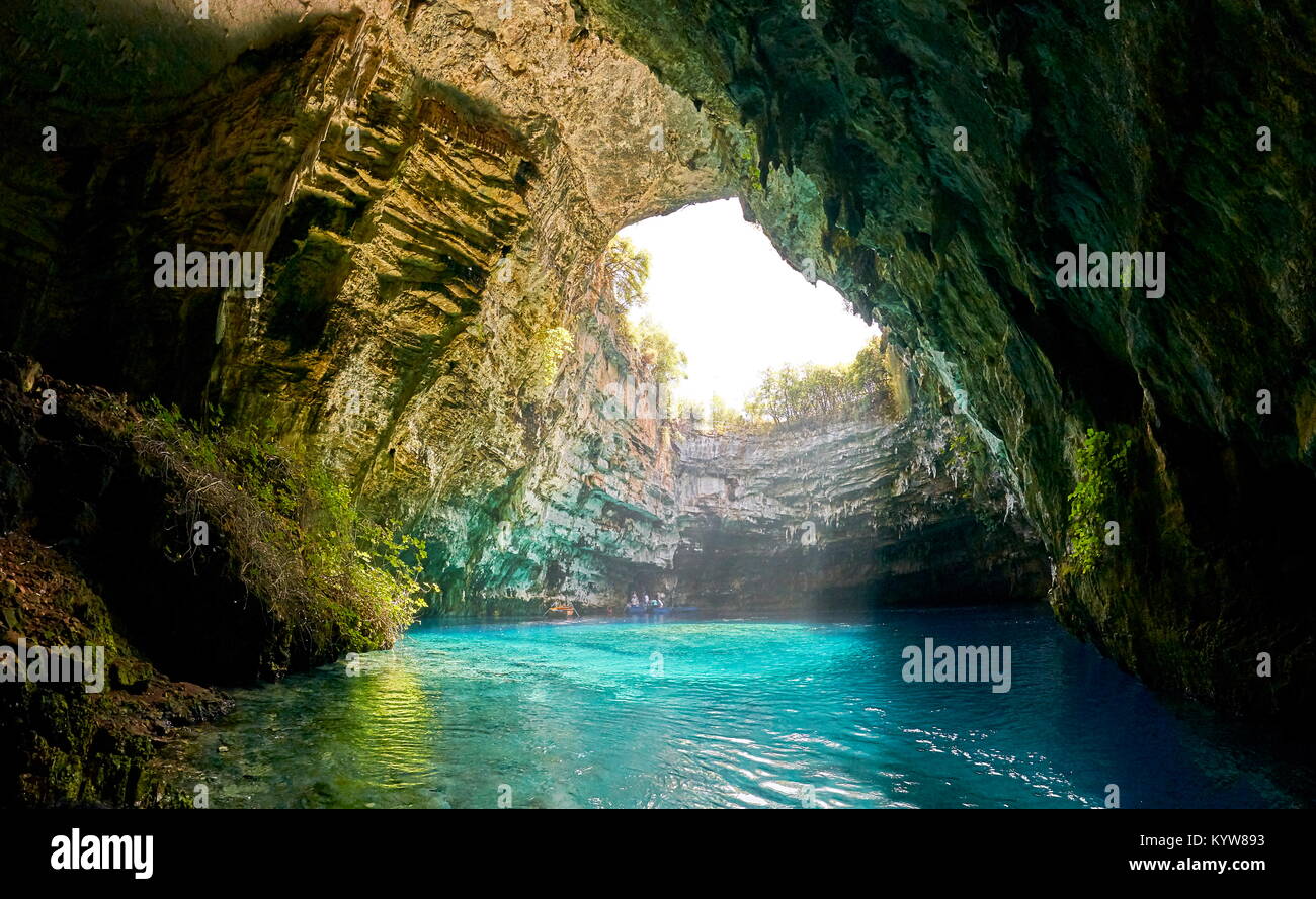 Lago sotterraneo di Melissani Grotta, l'isola di Cefalonia, Grecia Foto Stock
