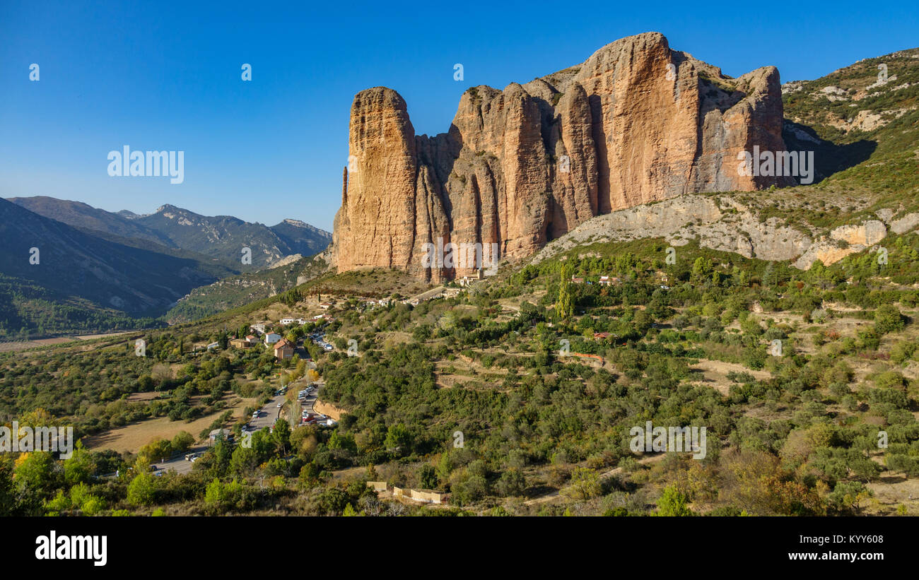 Mallos di Riglos a Huesca, colpo lungo Foto Stock