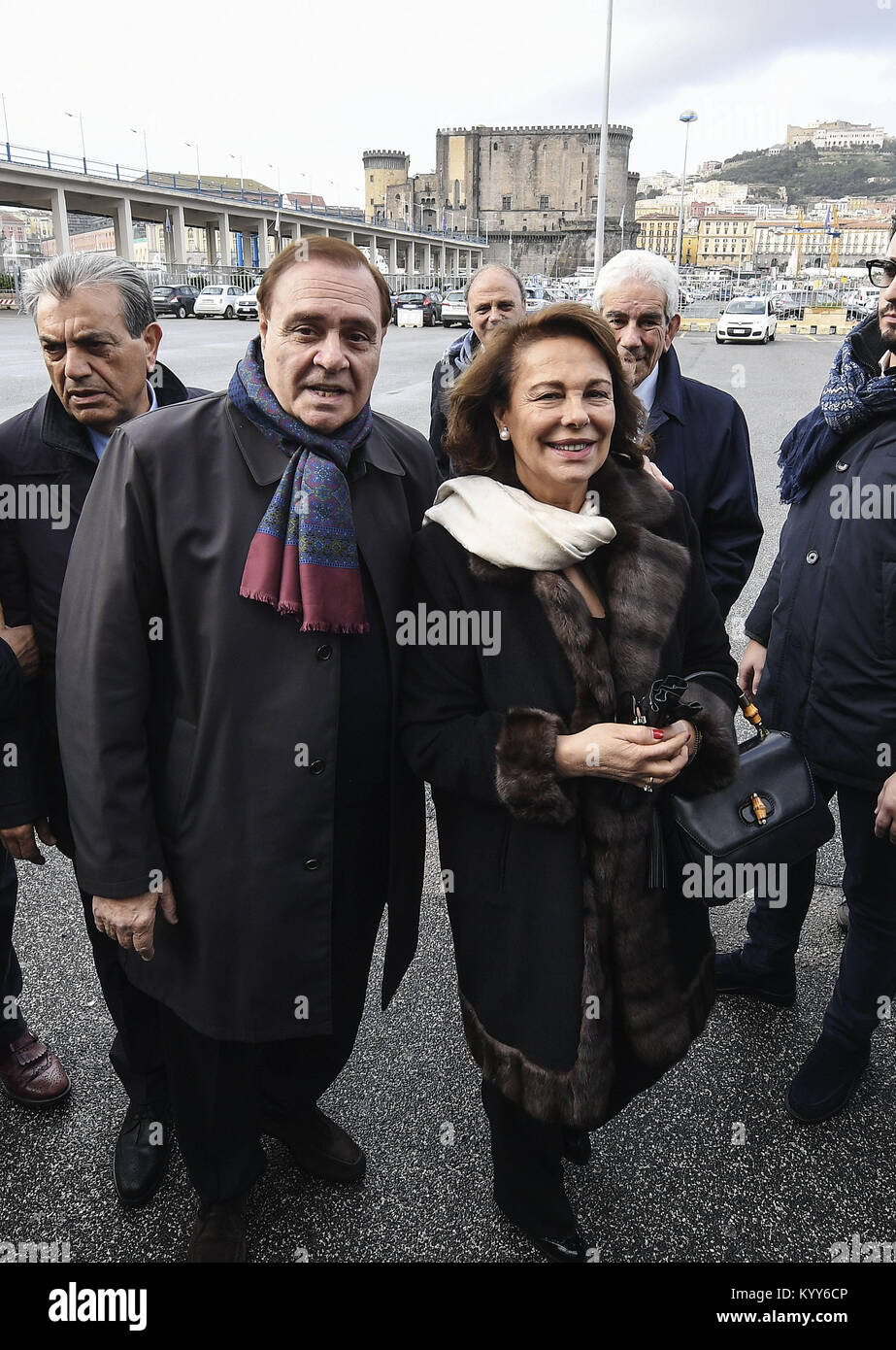 Clemente Mastella, Sindaco di Benevento ed ex ministro della Giustizia, durante la presentazione a Napoli di Udeur 2. Dotato di: Clemente Mastella, Sandra Lonardo dove: Napoli, Campania, Italia Quando: 16 Dic 2017 Credit: IPA/WENN.com * * disponibile solo per la pubblicazione in UK, USA, Germania, Austria, Svizzera** Foto Stock