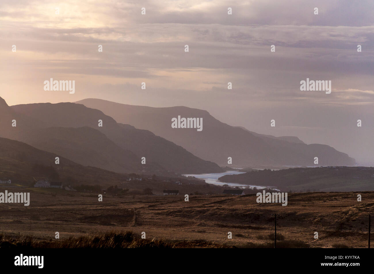 Contea di Donegal il paesaggio costiero vicino a Ardara, Irlanda sul selvaggio modo atlantico Foto Stock