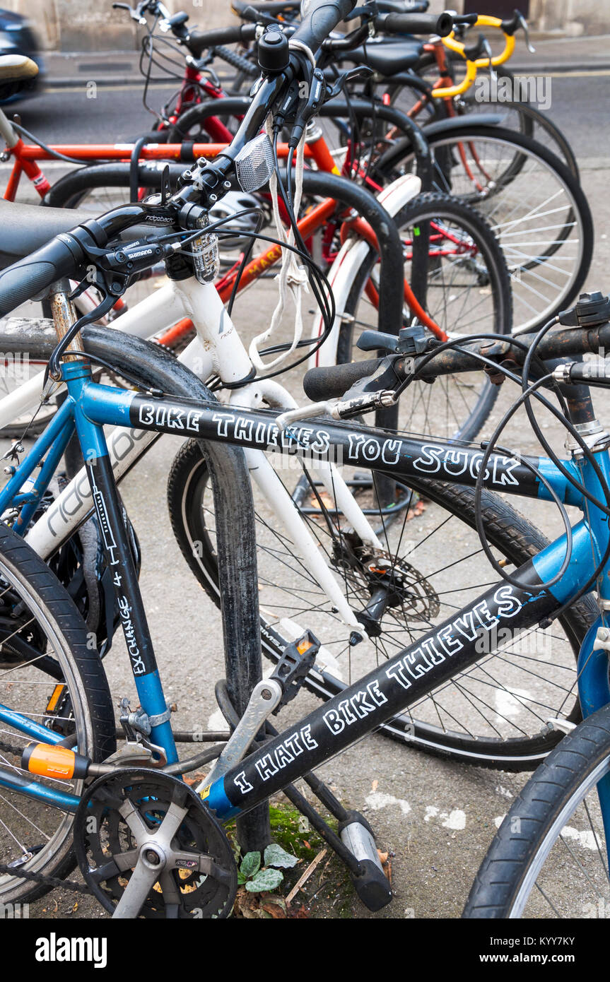 Comunicazione sulla bicicletta Io odio i ladri di biciclette in Bath Regno Unito Foto Stock