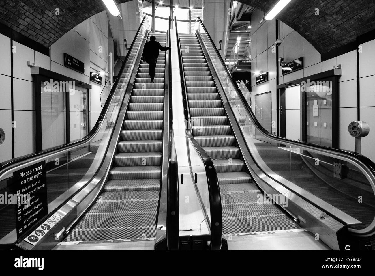 Stazione ferroviaria di Leeds nuovo ingresso sud, Leeds, West Yorkshire, Inghilterra. Foto Stock