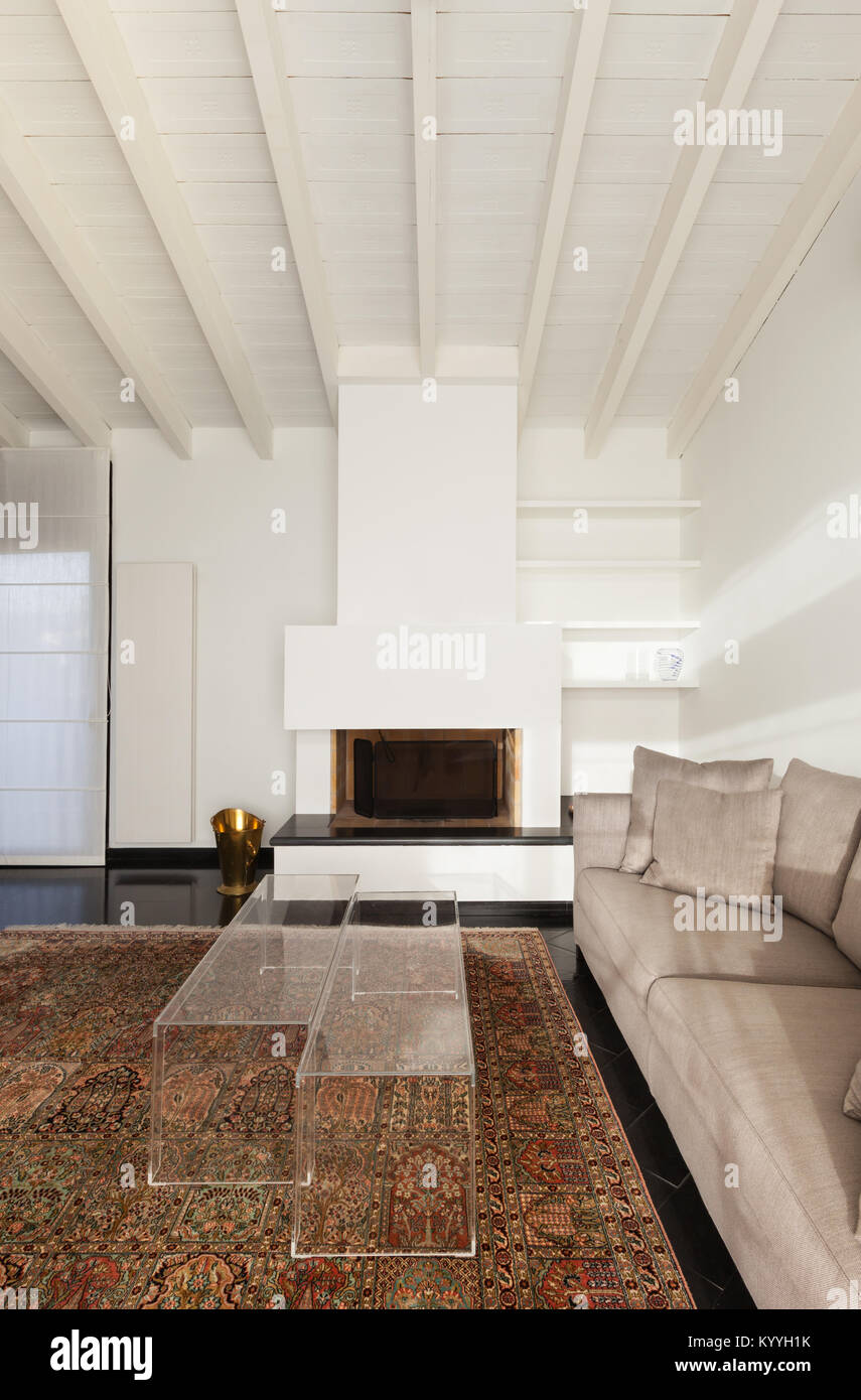 Interno, confortevole loft, arredamento moderno, soggiorno Foto Stock