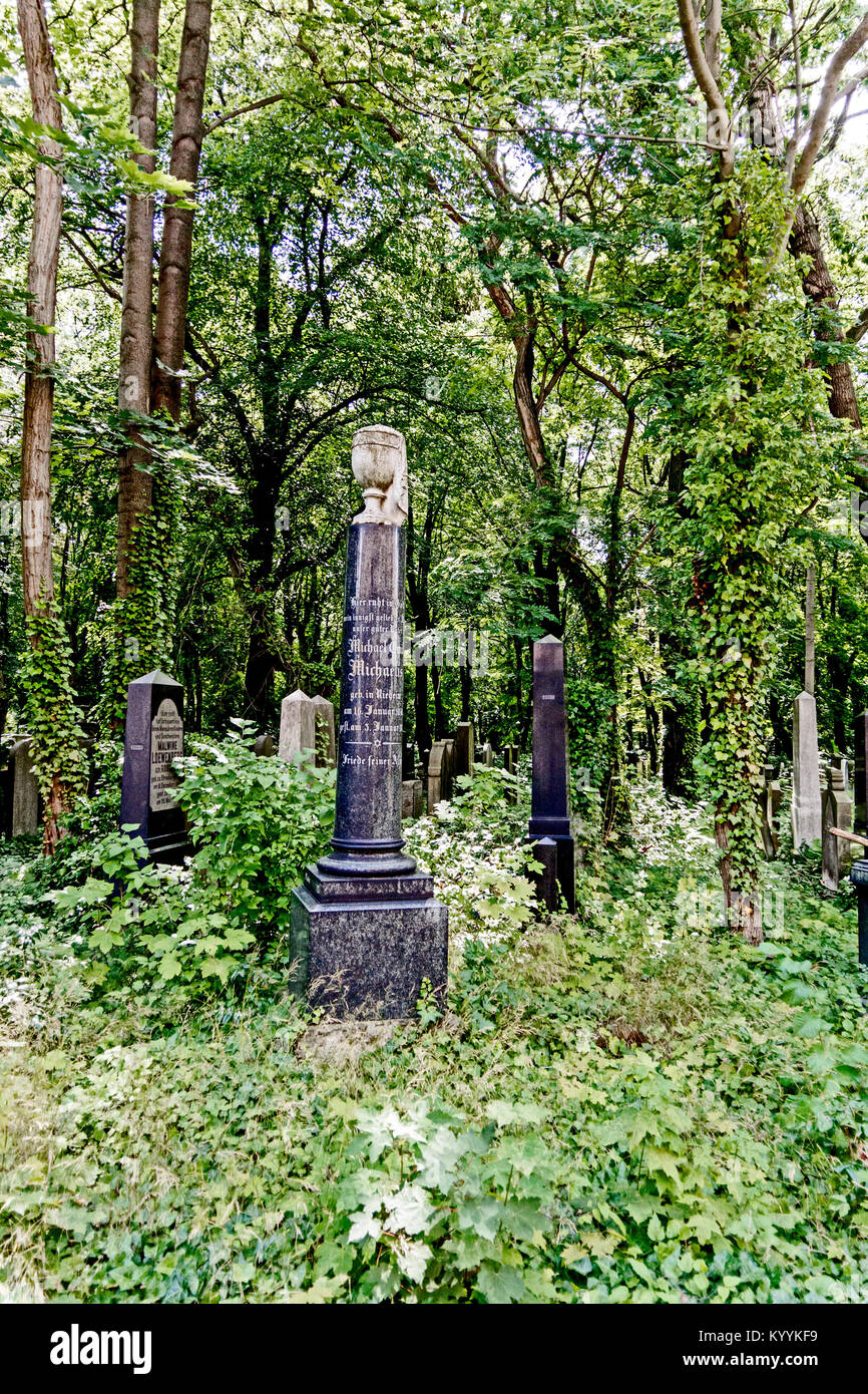 Berlin Weissensee, cimitero ebraico; Jüdischer Friedhof a Berlino Weißensee, der größte in Europa Foto Stock