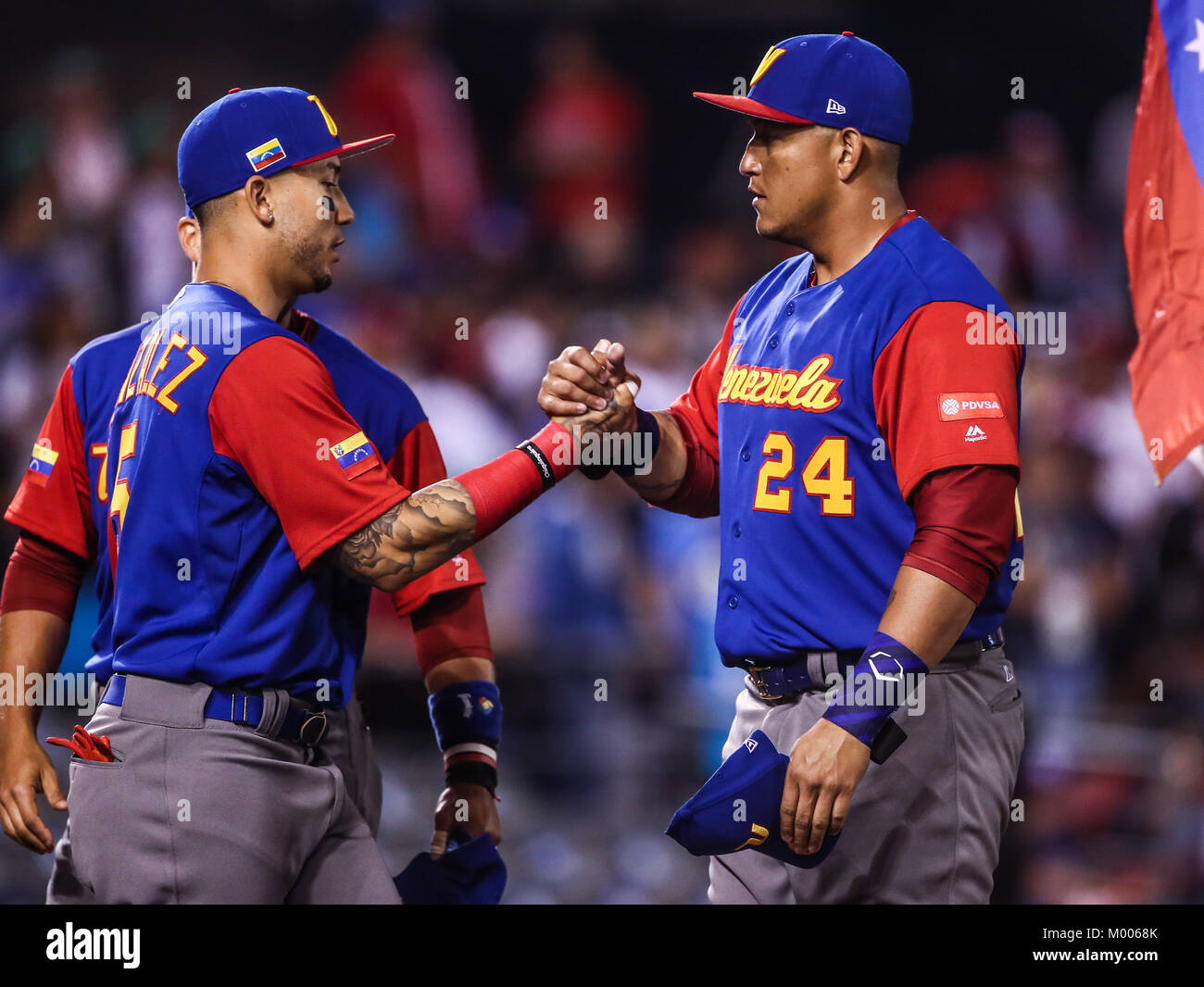 Carlos Gonzalez y Miguel Cabrera, duranti el World Baseball Classic en estadio Charros de Jalisco en Guadalajara, Jalisco, Messico. Marzo 10, 2017. (Foto/Luis Gutierrez) Aspetti prima di Puerto Rico, per la partita contro il Venezuela durante il World Baseball Classic con Charros de lo Stadio Jalisco di Guadalajara, Jalisco, Messico. Marzo 10, 2017. (Foto/Luis Gutierrez) Foto Stock