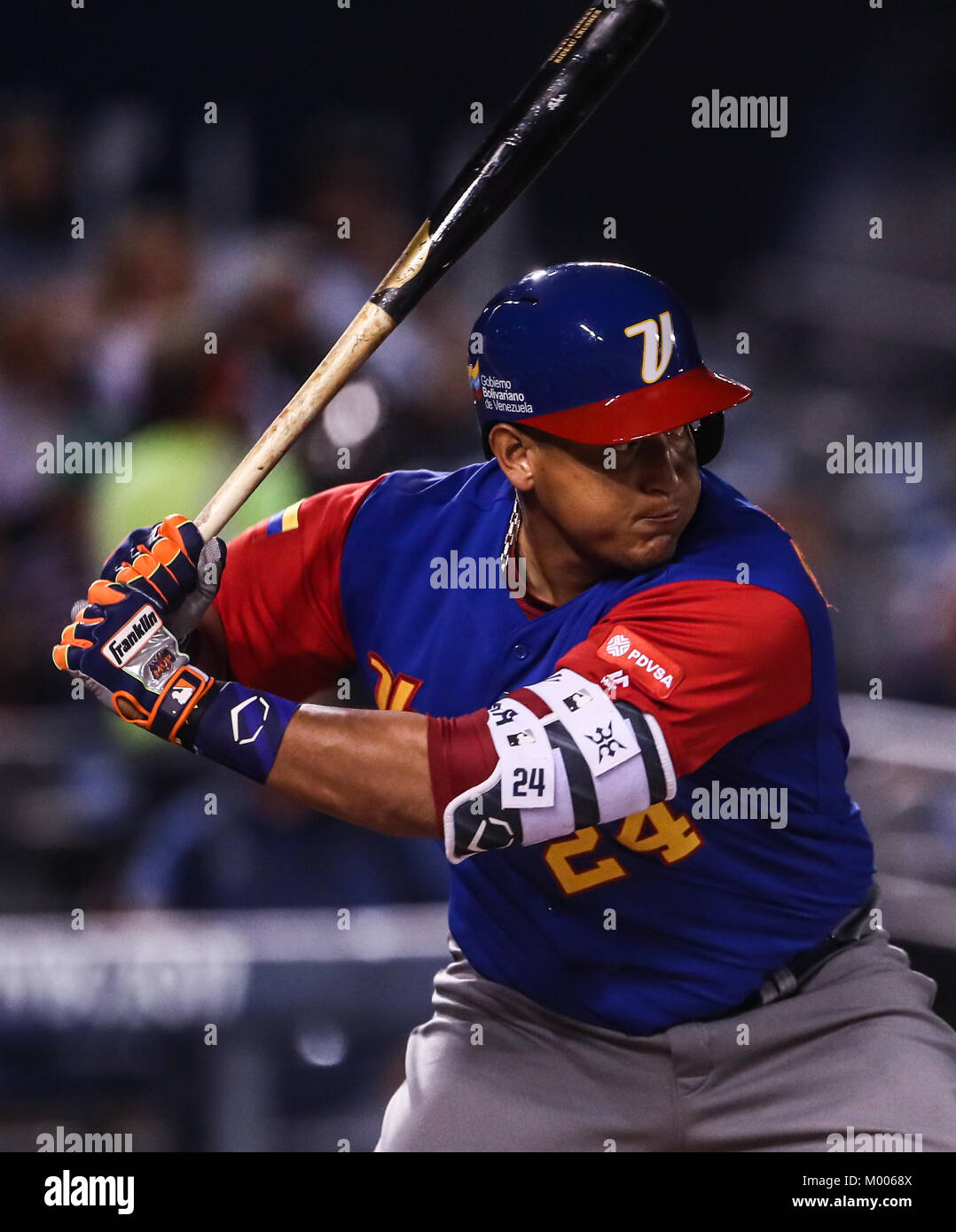 Miguel Cabrera de Venezuela en su primer turno al bat del primer inning es puesto, duranti el World Baseball Classic en estadio Charros de Jalisco en Guadalajara, Jalisco, Messico. Marzo 10, 2017. (Foto/Luis Gutierrez) Aspetti prima di Puerto Rico, per la partita contro il Venezuela durante il World Baseball Classic con Charros de lo Stadio Jalisco di Guadalajara, Jalisco, Messico. Marzo 10, 2017. (Foto/Luis Gutierrez) Foto Stock