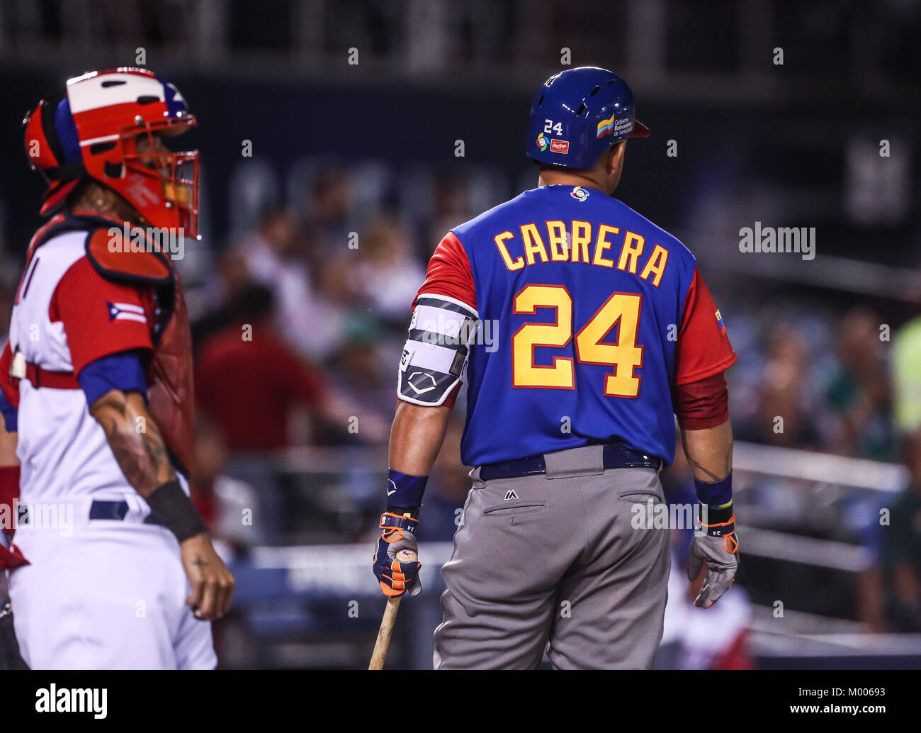 Miguel Cabrera de Venezuela en su primer turno al bat del primer inning es puesto, duranti el World Baseball Classic en estadio Charros de Jalisco en Guadalajara, Jalisco, Messico. Marzo 10, 2017. (Foto/Luis Gutierrez) Aspetti prima di Puerto Rico, per la partita contro il Venezuela durante il World Baseball Classic con Charros de lo Stadio Jalisco di Guadalajara, Jalisco, Messico. Marzo 10, 2017. (Foto/Luis Gutierrez) Foto Stock