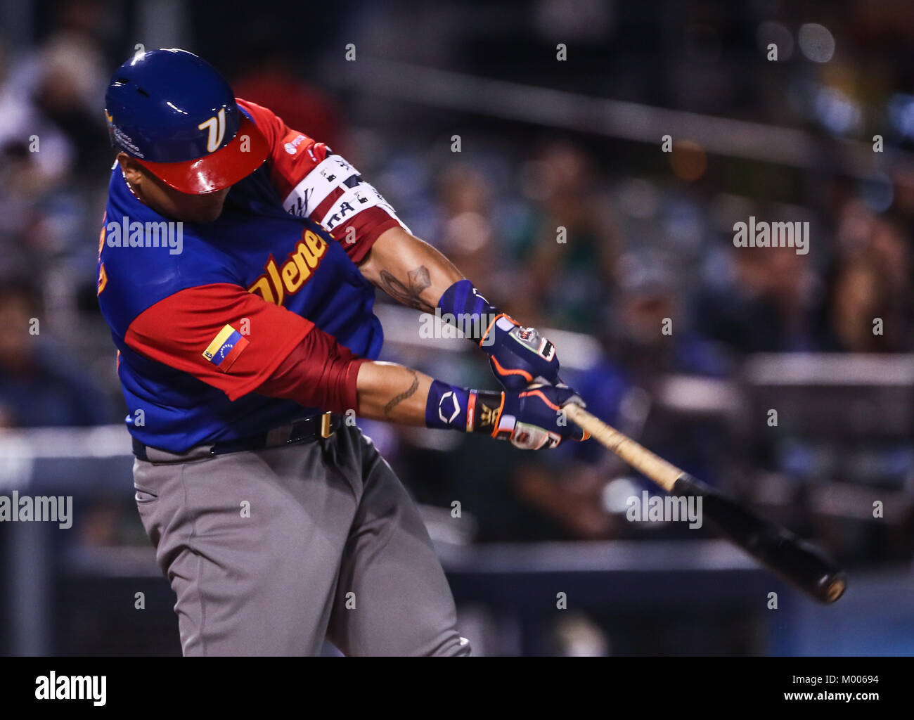 Miguel Cabrera de Venezuela en su primer turno al bat del primer inning es puesto, duranti el World Baseball Classic en estadio Charros de Jalisco en Guadalajara, Jalisco, Messico. Marzo 10, 2017. (Foto/Luis Gutierrez) Aspetti prima di Puerto Rico, per la partita contro il Venezuela durante il World Baseball Classic con Charros de lo Stadio Jalisco di Guadalajara, Jalisco, Messico. Marzo 10, 2017. (Foto/Luis Gutierrez) Foto Stock